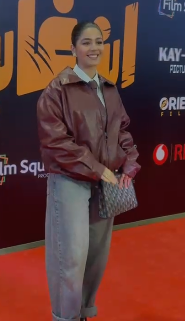 مايان السيد في العرض الخاص لفيلم إن غاب القط