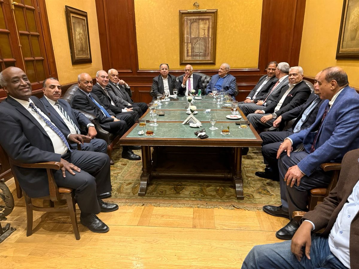 بحضور المهندس إبراهيم محلب مساعد رئيس الجمهوريه الأسبق.. تكريم السفيرين علاء يوسف ومحمد أبوبكر