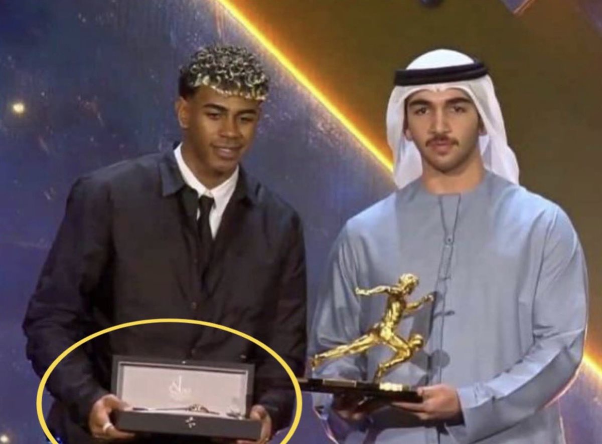 <strong>لامين يمال يحصل على ساعة&nbsp;بقيمة 400 ألف دولار خلال حفل جوائز جلوب سوكر 2025</strong>