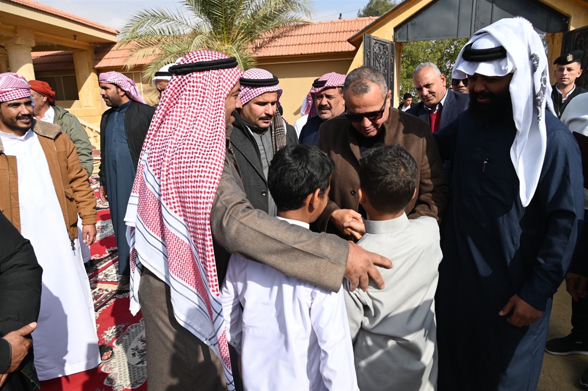 محافظ جنوب سيناء يلتقي مشايخ وعواقل وممثلي القبائل برأس سدر
