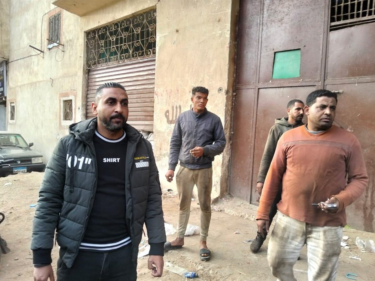 حملة موسعة على مخازن