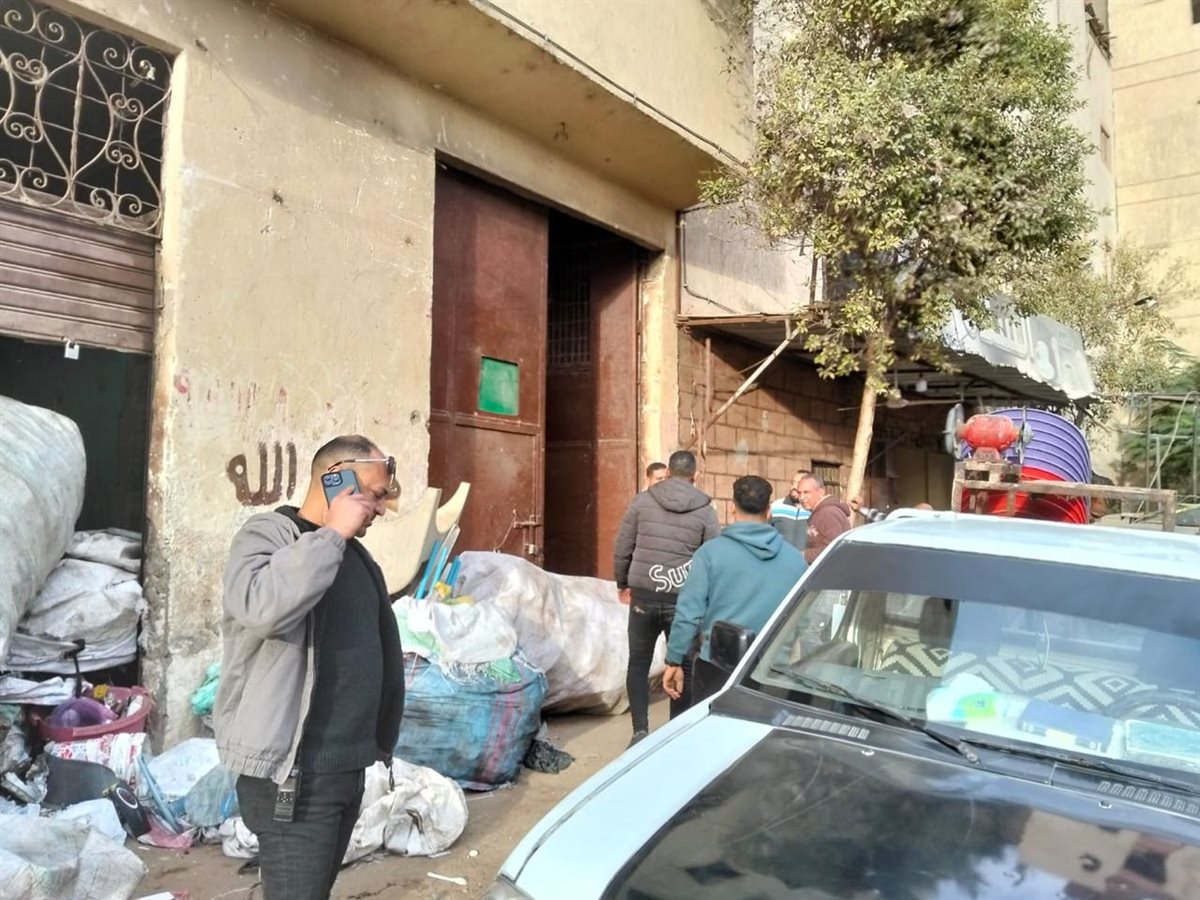 حملة موسعة على مخازن