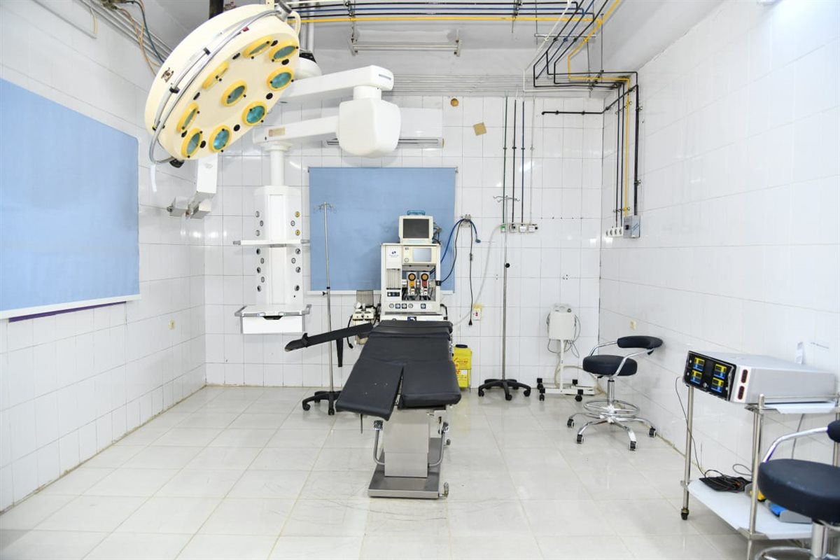 محافظ الفيوم ونقيب أطباء مصر يتفقدان وحدة المخ والأعصاب الجديدة بمستشفى سنورس المركزي