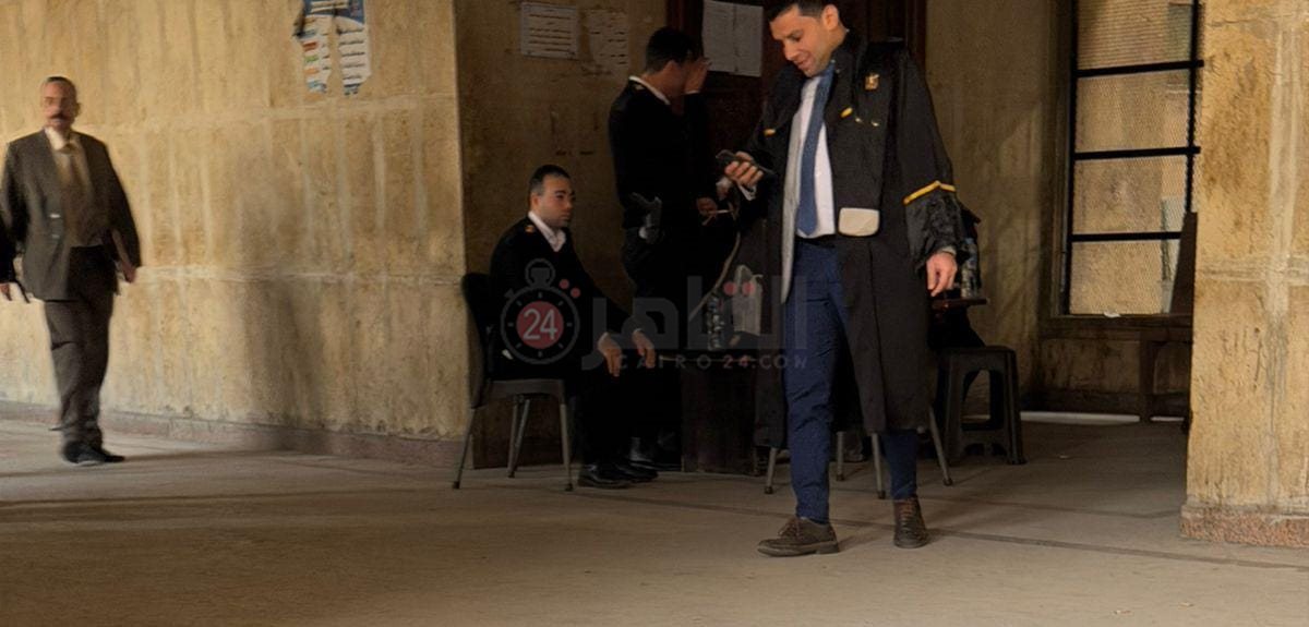 محمد رضا بوبو يحضر جلسة محاكمة رمضان صبحي دعمًا له بشبرا الخيمة