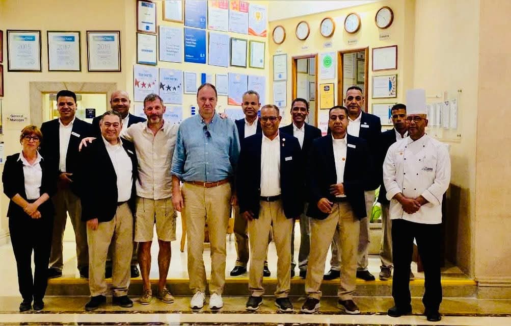 السفير البلجيكي يقضي إجازته بمرسي علم 