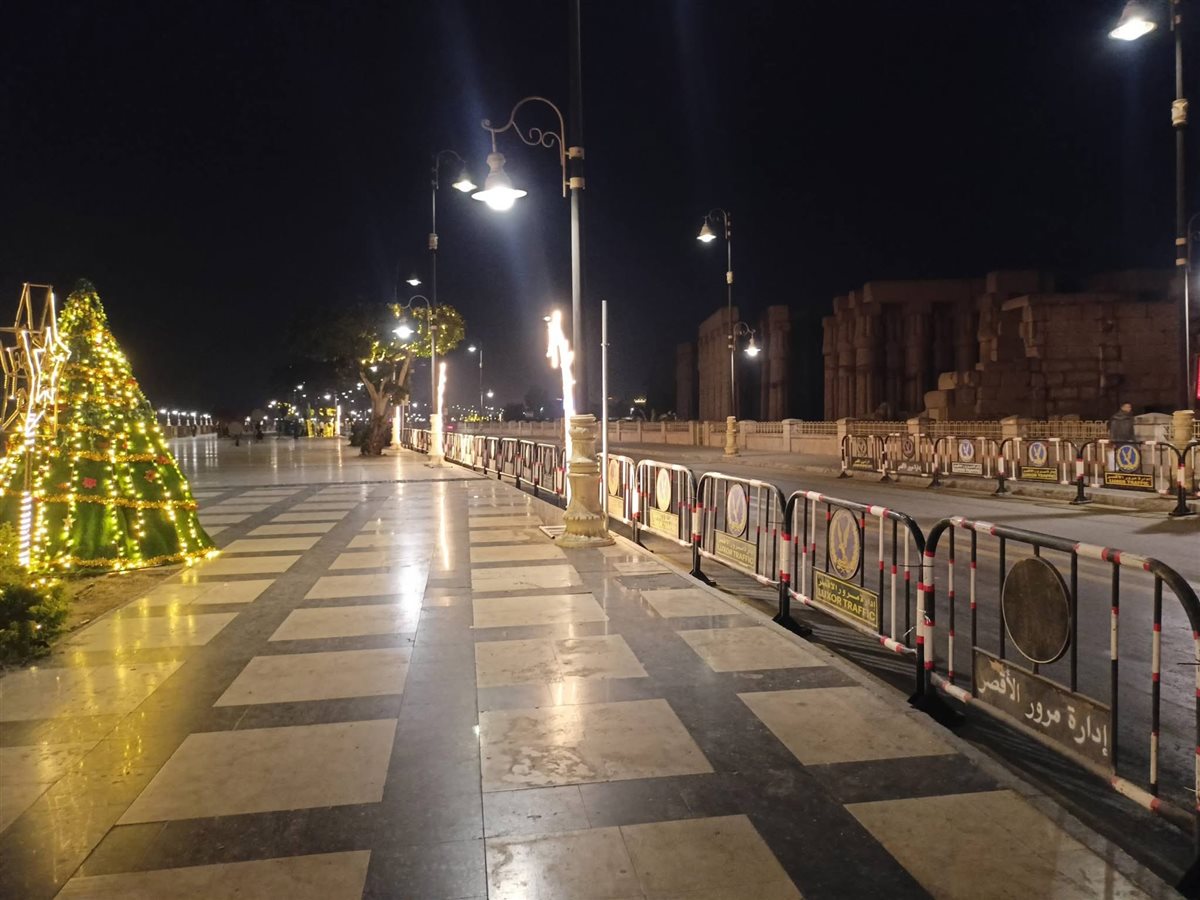 حواجز حديدية بطول الكورنيش لتأمين إحتفالات العام الجديد