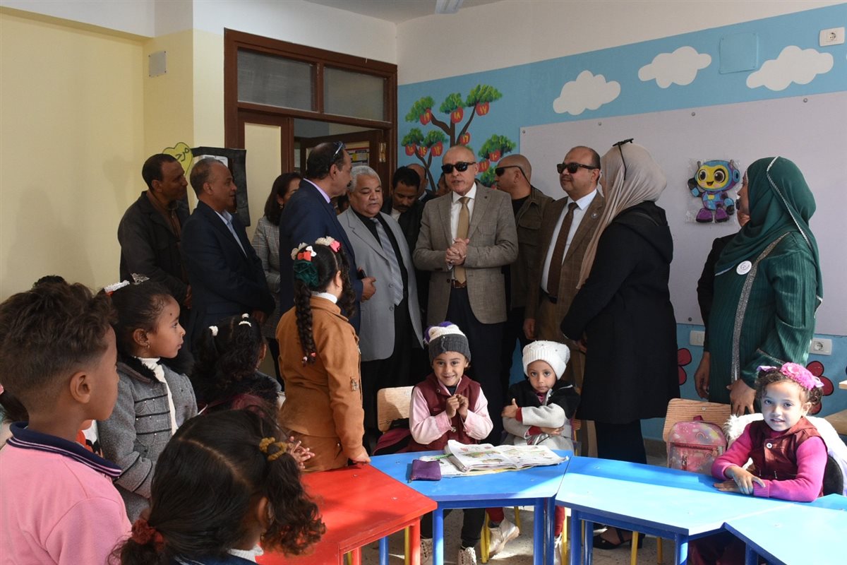 محافظ الأقصر يفتتح مشروعات تنموية