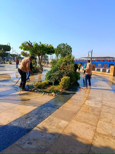 غسل شوارع الأقصر إستعدادا لإستقبال رئيس الوزراء