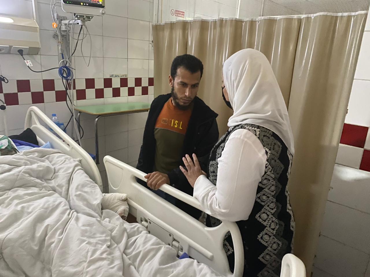 وزيرة التضامن الاجتماعي تزور مصابي حريق العبور (3)