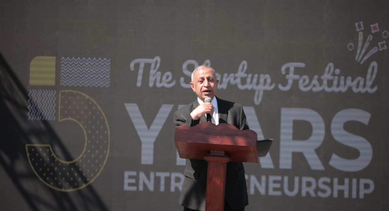 42552062-864a-4d98-9245-c5fd3c44e717