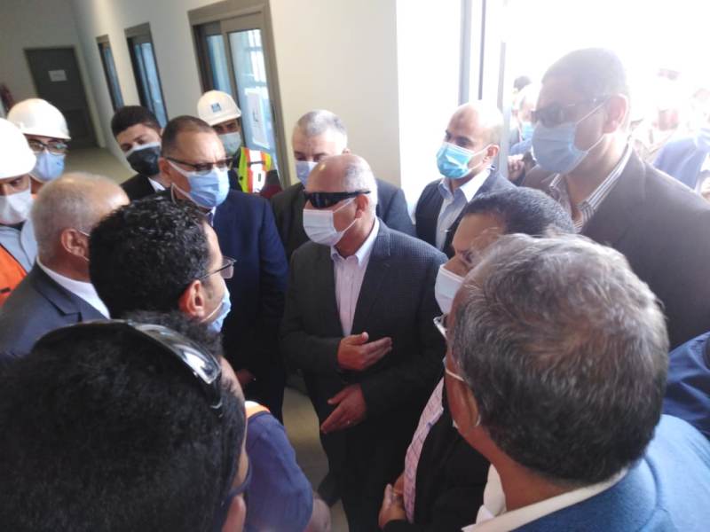 الوزير والمحافظ بالمحطه السكه 9