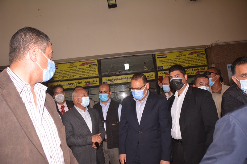 الوزير والمحافظ بالمحطه السكه 17