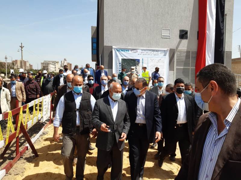 الوزير والمحافظ بالمحطه السكه