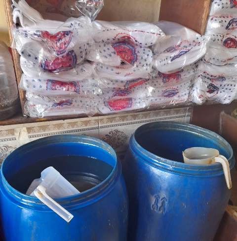 أحد أصحاب مصانع المواد الغذائية  3