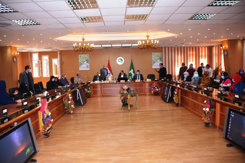 محافظ الشرقية يشهد إجراء القرعة العلنية لتخصيص 8