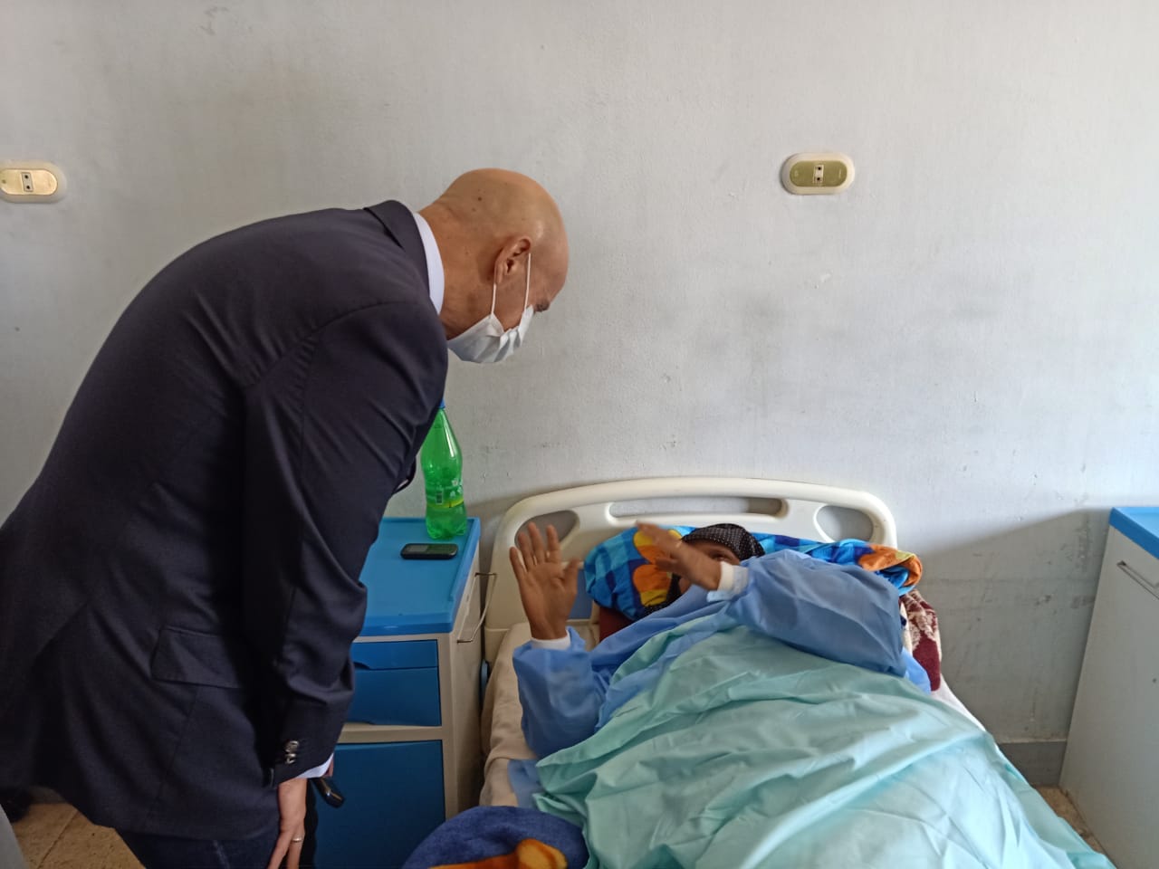 وكيل وزارة الصحة يطمئن على مصابي حادث قطار منيا القمح 03