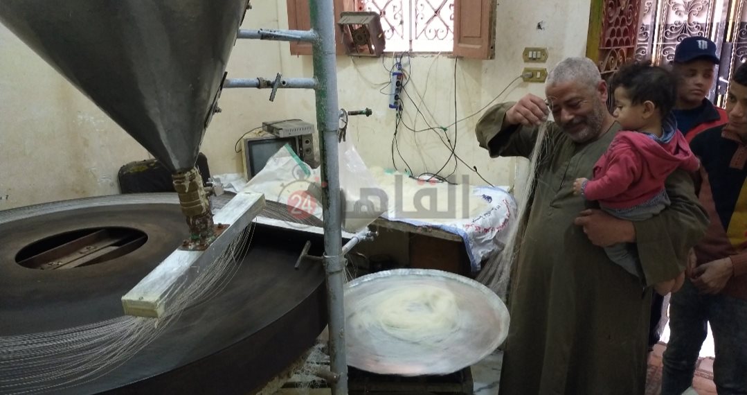 سلطان مصطفى، صانع الكنافة مع حفيده سلطان