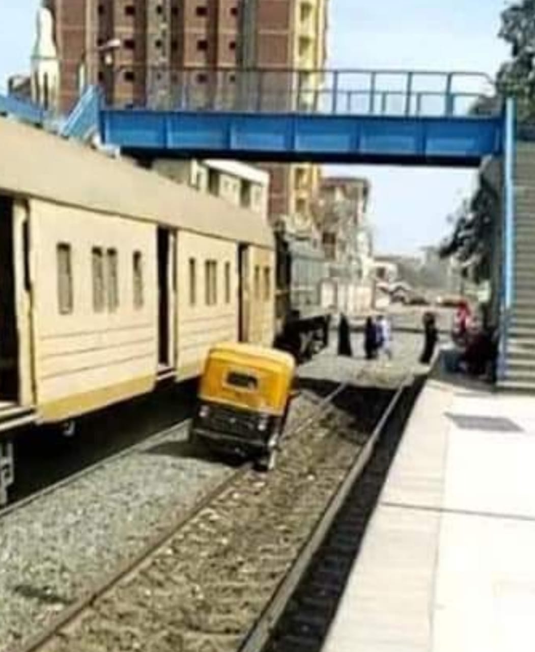 توك توك في محطة قطارات فاقوس 08