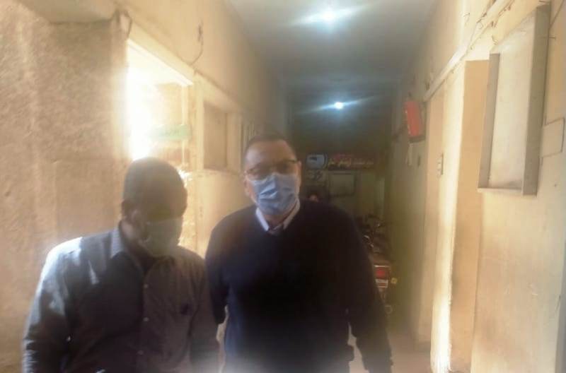 تقاعسه عن أداء مهام وظيفته في خدمة المواطنين و 3