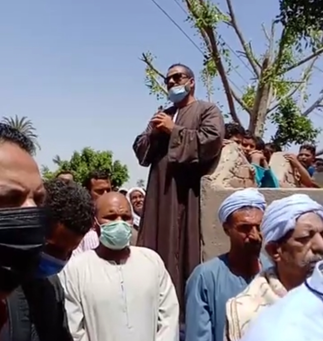 جانب من تشييع الجثمان بالفيوم