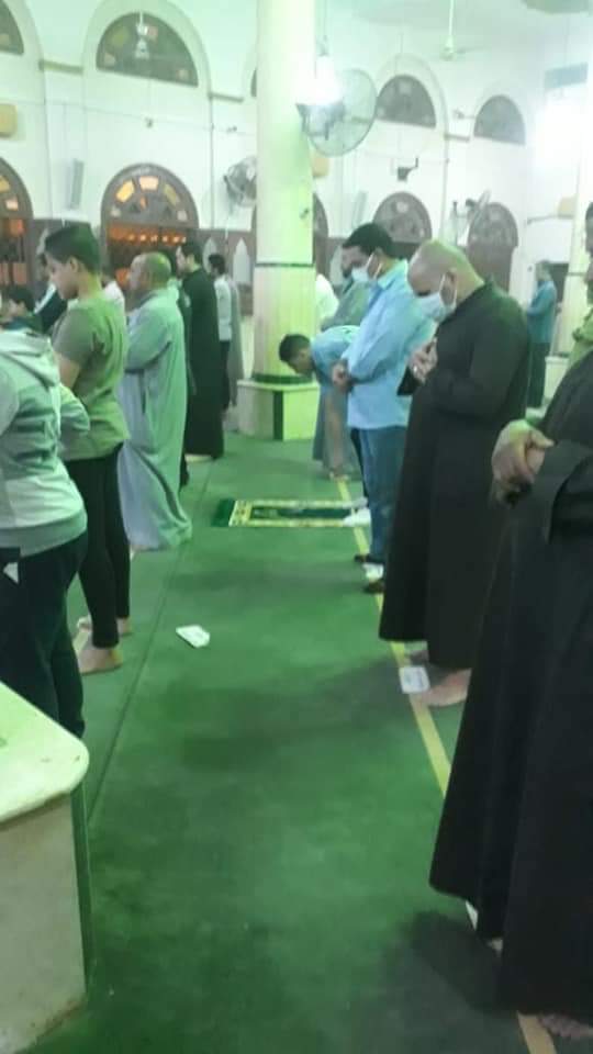 جانب من صلاة التراويح في الفيوم