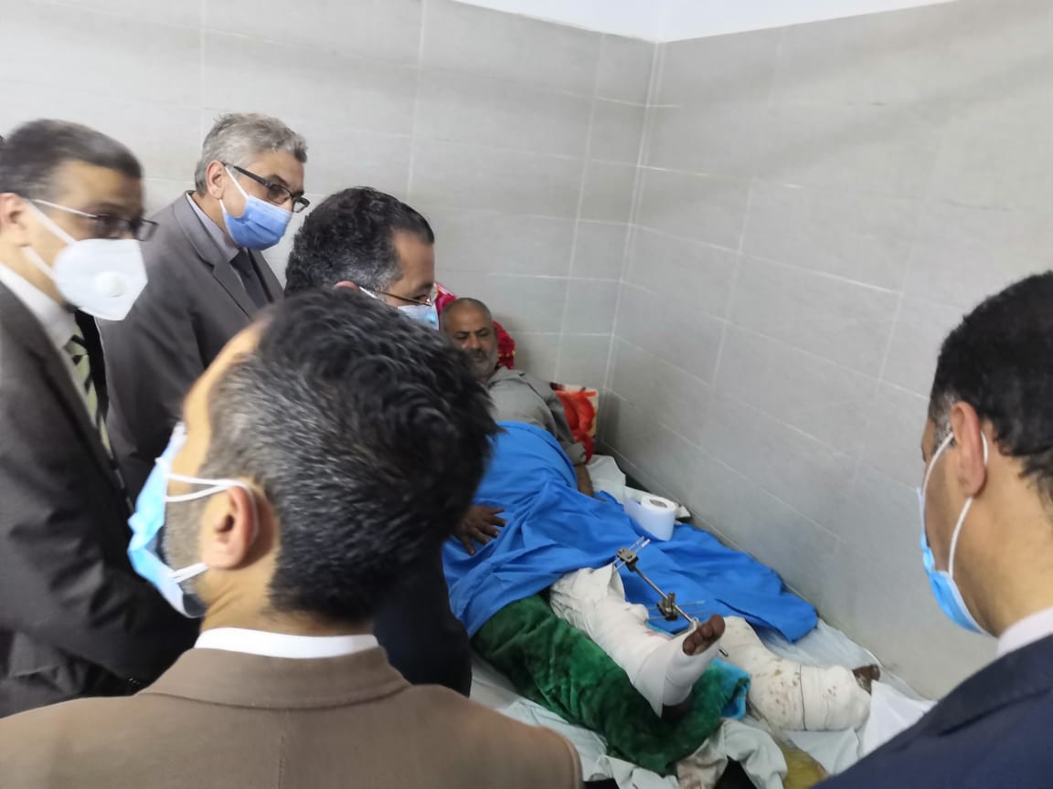 عميد طب بنها يزور مصابي قطار طوخ