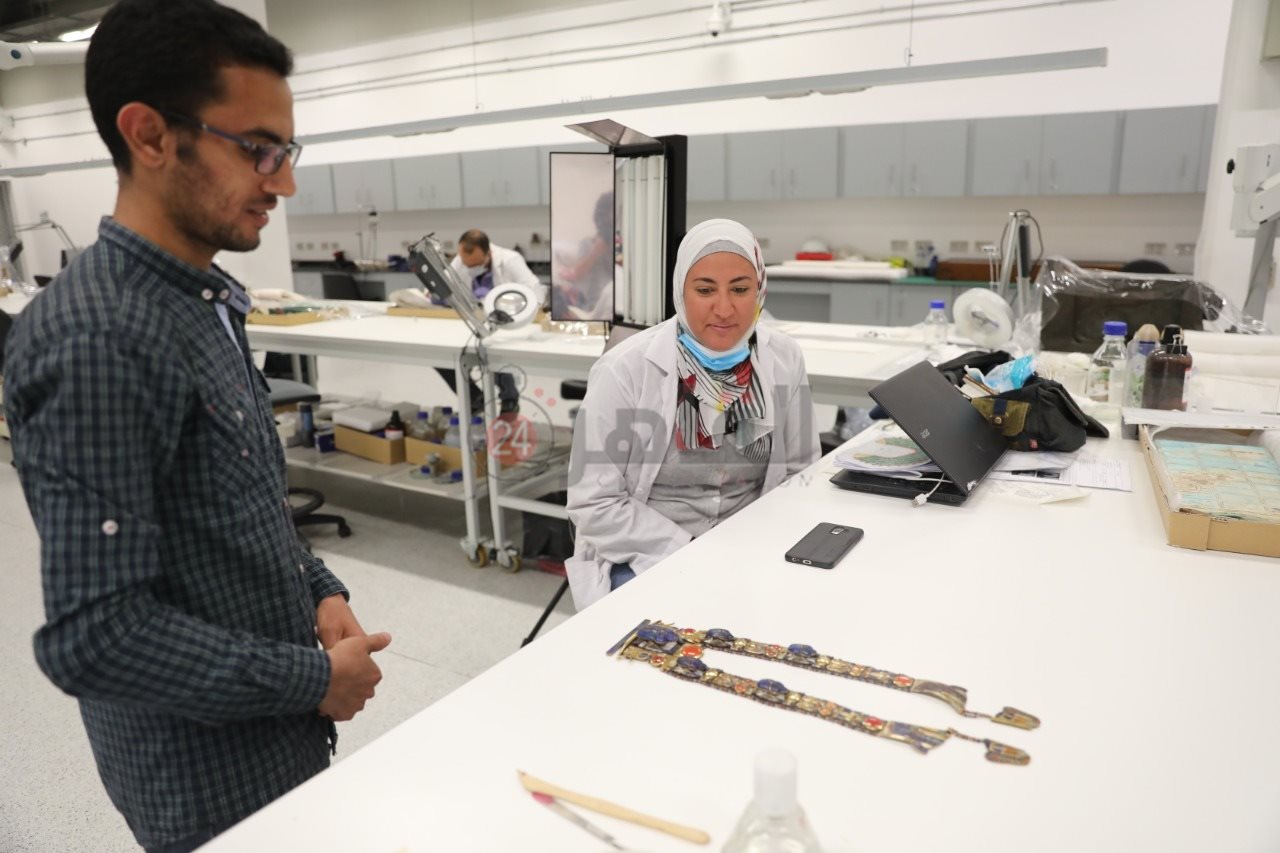 قلادة توت عنخ آمون 4