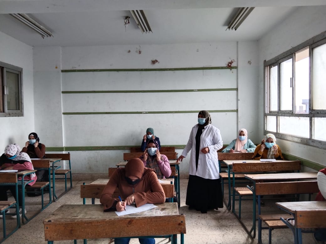 امتحانات نهاية العام  وسط إجراءات وقائية بالشرقية 02