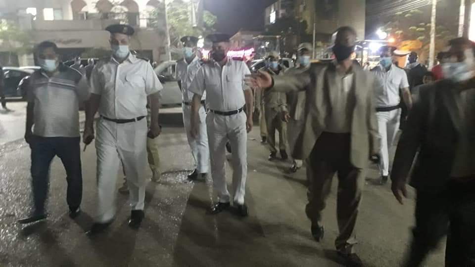 حملة ليلية بالفيوم على المطاعم والمحال التجارية