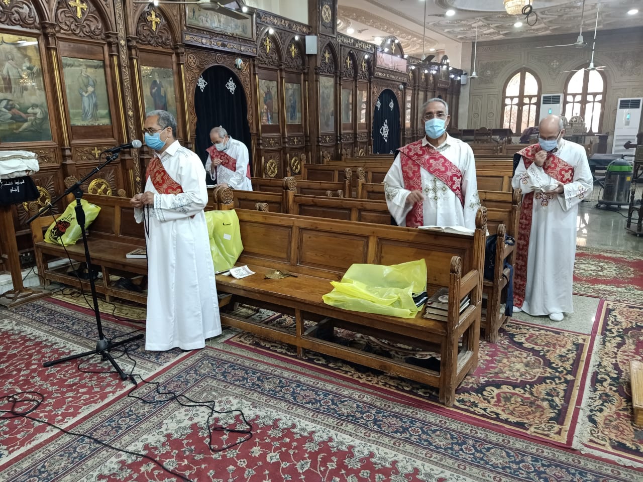 كنائس مطرانية الأقباط الأرثوذكس بالفيوم تحتفل بخميس العهد