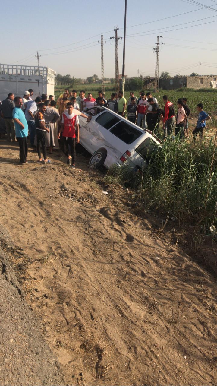  انقلاب ميكروباص على طريق 