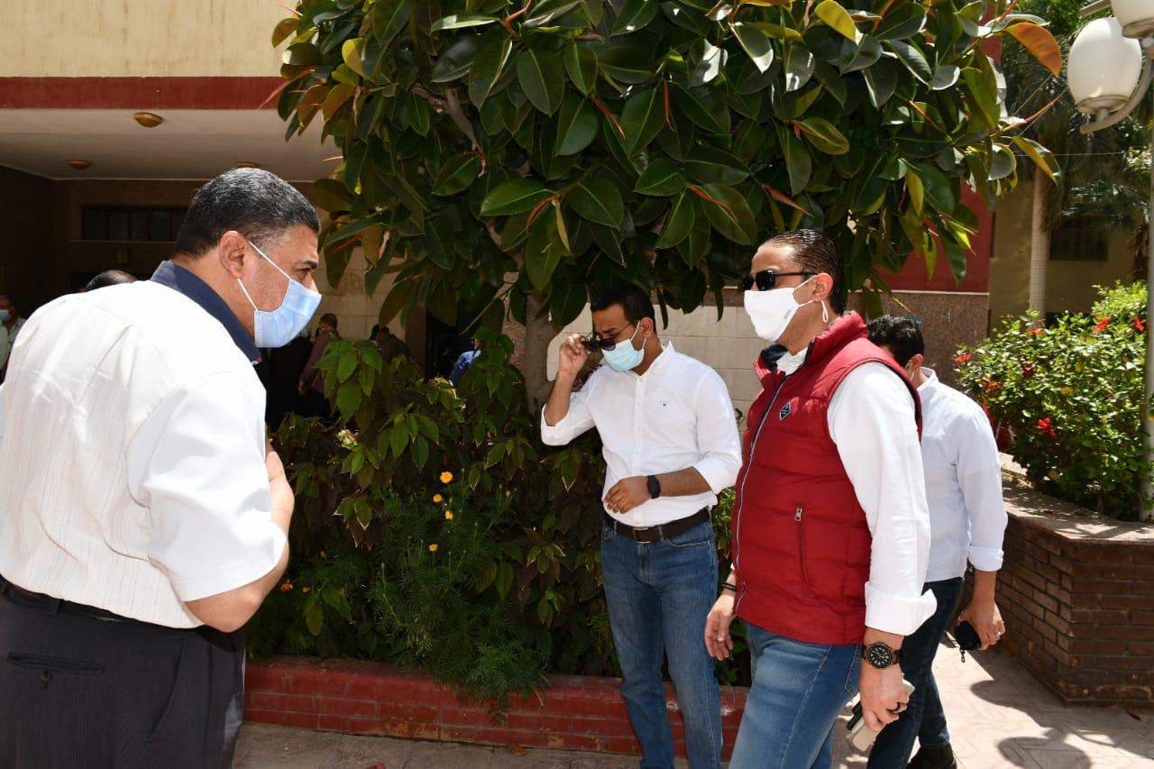 تطعيم عمال النظافة في الفيوم بلقاح كورونا