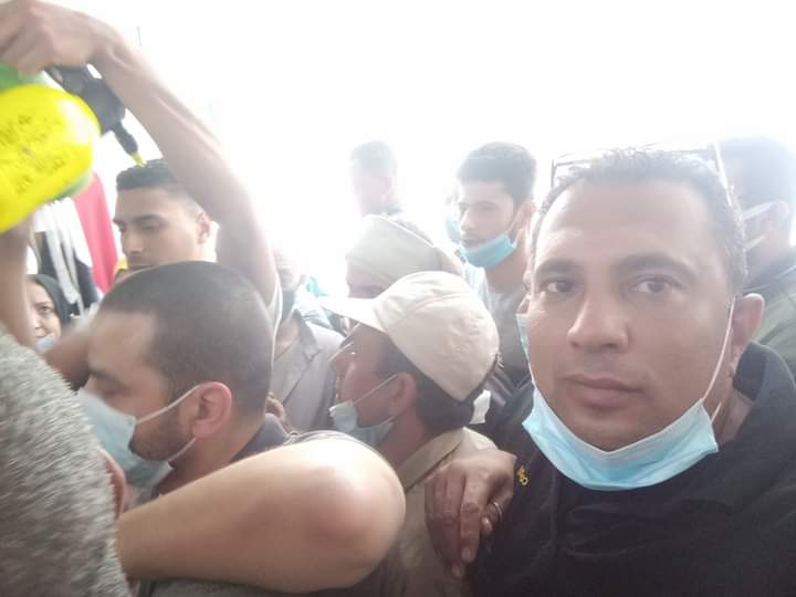 زحام أمام البنك الأهلي في الإبراهيمية بالشرقية 01