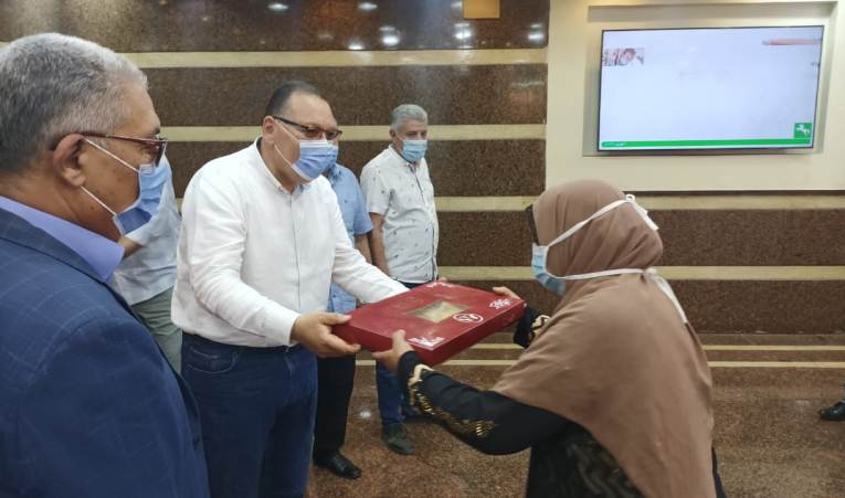 البهجة في نفوسهم إحتفالاً بهذه  5