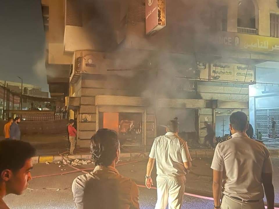 حريق بمحل تحف في العاشر من رمضان 00