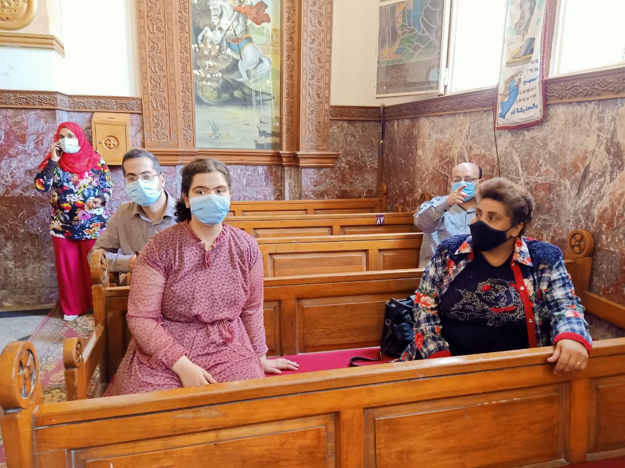 تطعيم المسيحيين بلقاح كورونا في كنائس الأرثوذكس بالشرقية 02