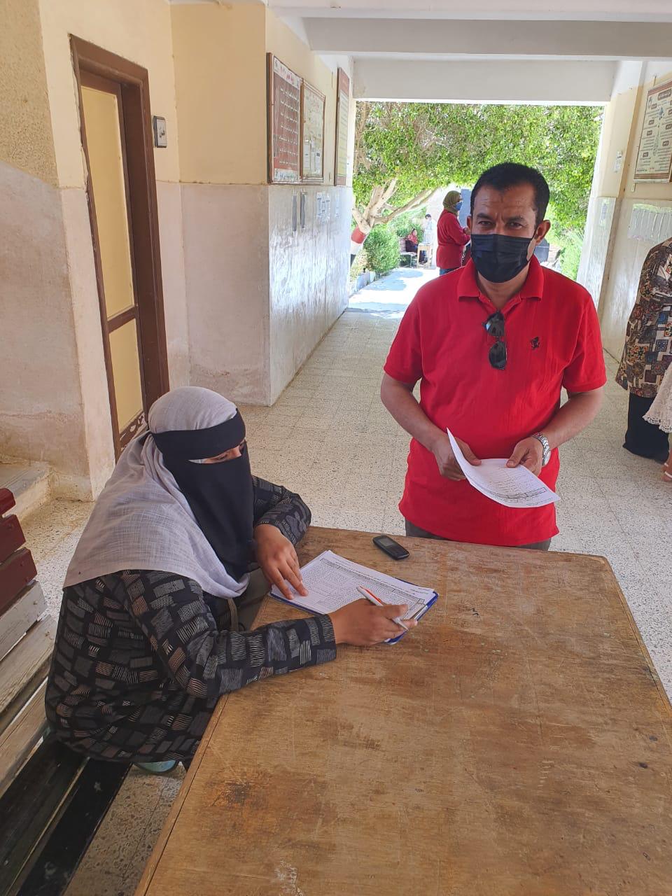 تطعيم المواطنين بلقاح كورونا في الفيوم