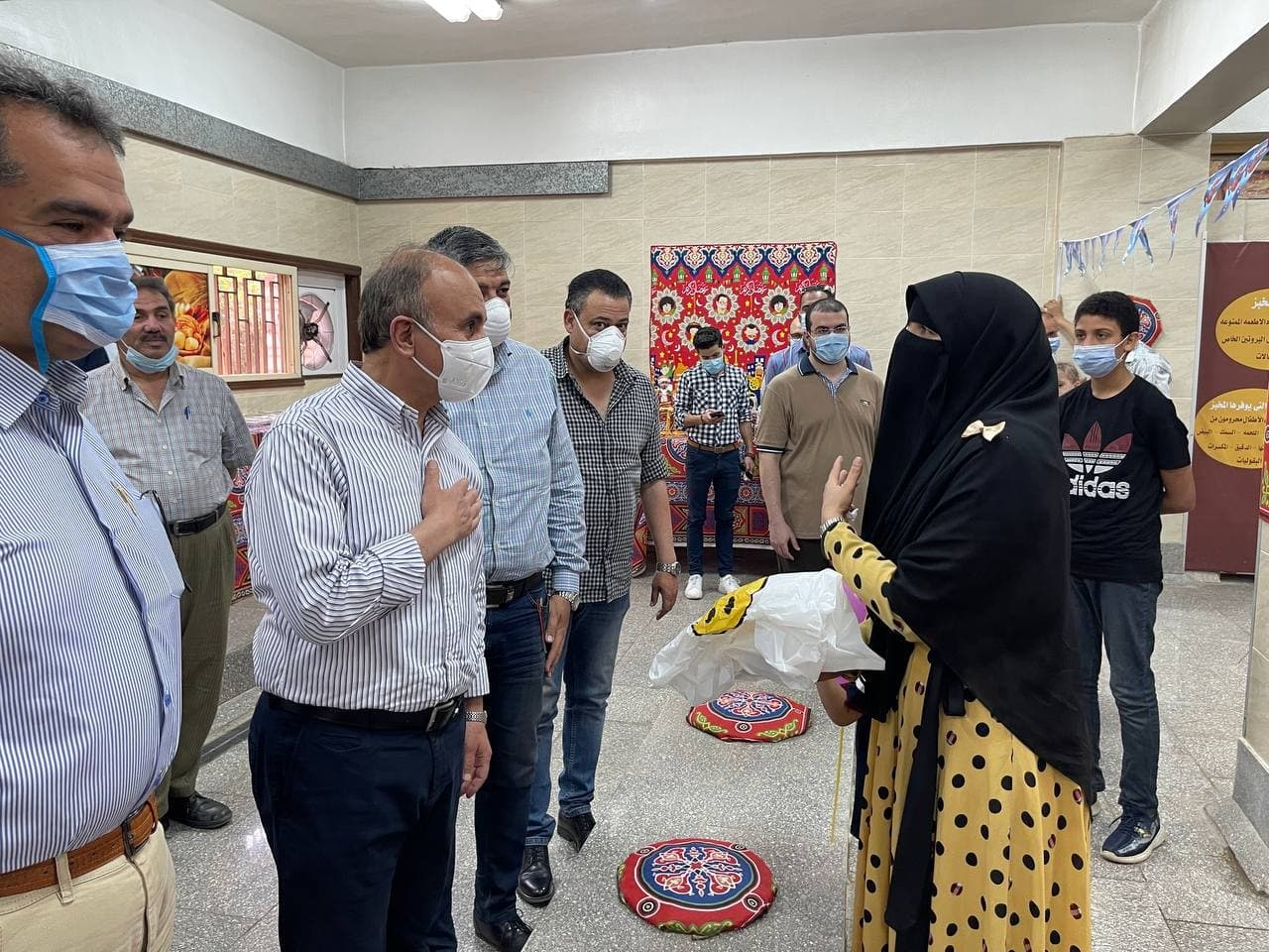 رئيس جامعة الزقازيق يقدم هدايا لأطفال أمراض التمثيل الغذائي والحساسيات 07