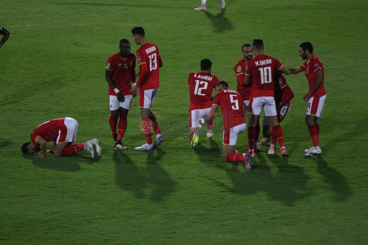 الأهلي وصن داونز 