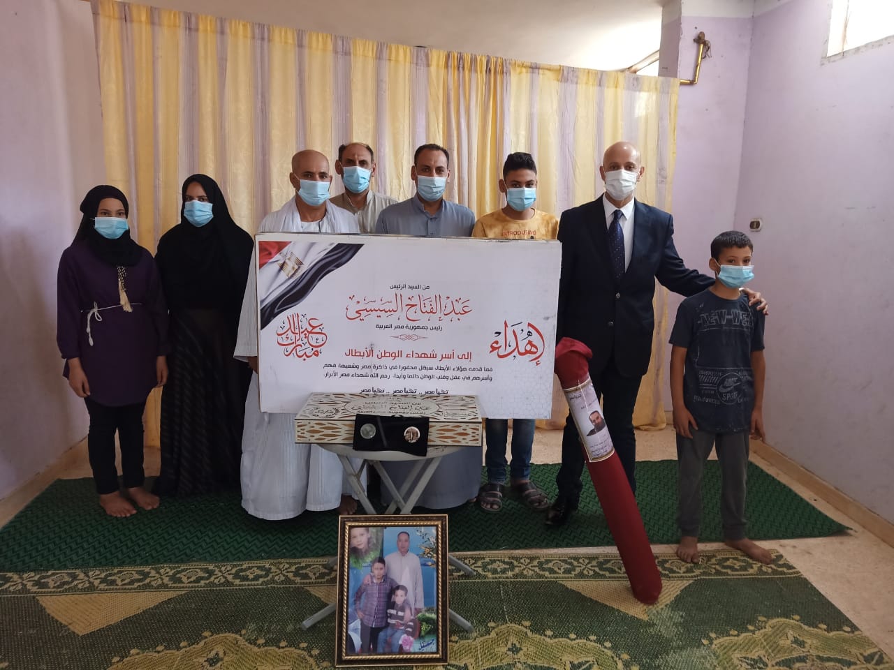 تكريم أسر شهداء الجيش الأبيض ضحايا كورونا بالشرقية 05