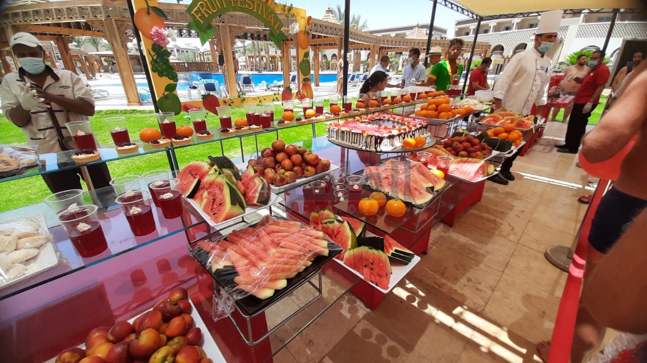 مهرجان البطيخ للسائحين بالغردقة  