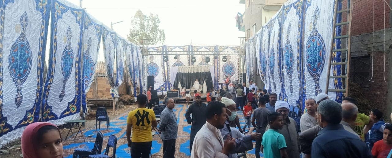 فض سرادق عزاء مخالف بالشرقية 01