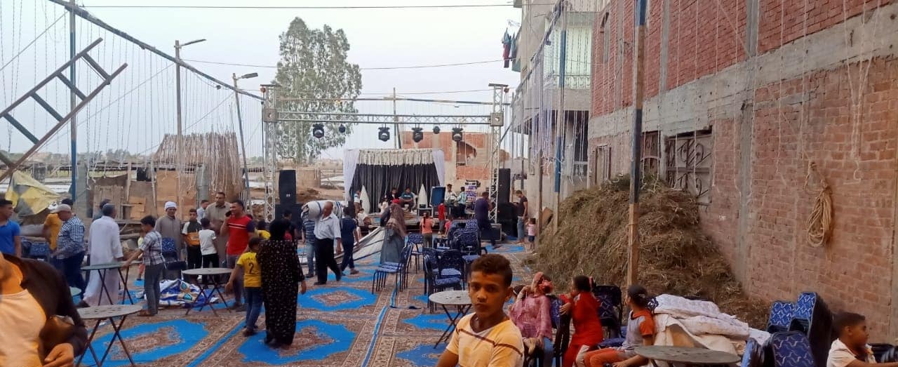 فض سرادق عزاء مخالف بالشرقية 03