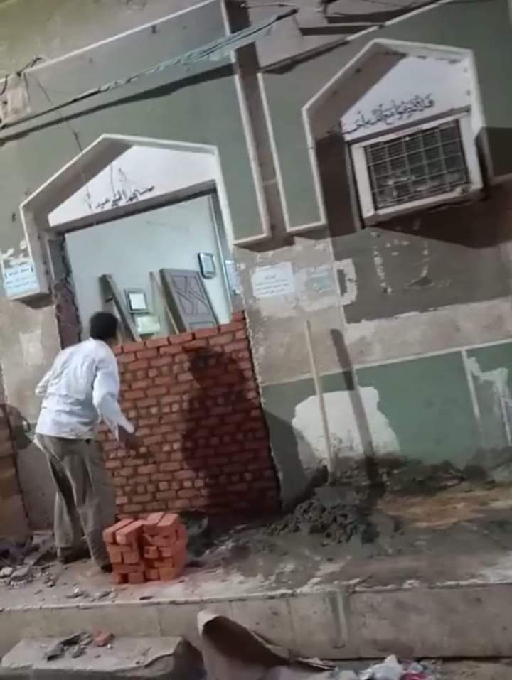 غلق زاوية أمام المصلين بالفيوم