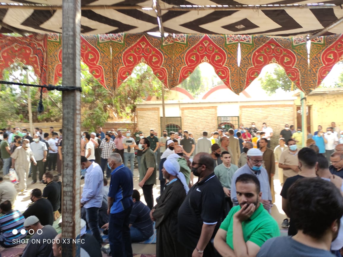 سامي قمصان يستعد لتشيع جثمان والدته