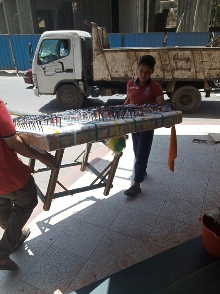 حملة لمصادرة الباعة الجائلين وعرباتهم بالشرقية 06