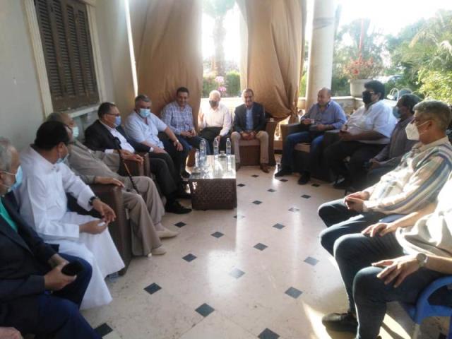 محافظ الشرقية يقدم واجب العزاء في شقيق عضو مجلس الشيوخ 04