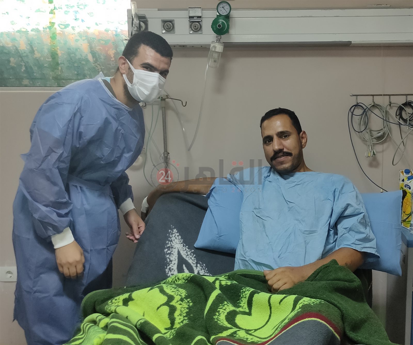 مراسل القاهرة 24 مع الزوج بعد نجاح العملية