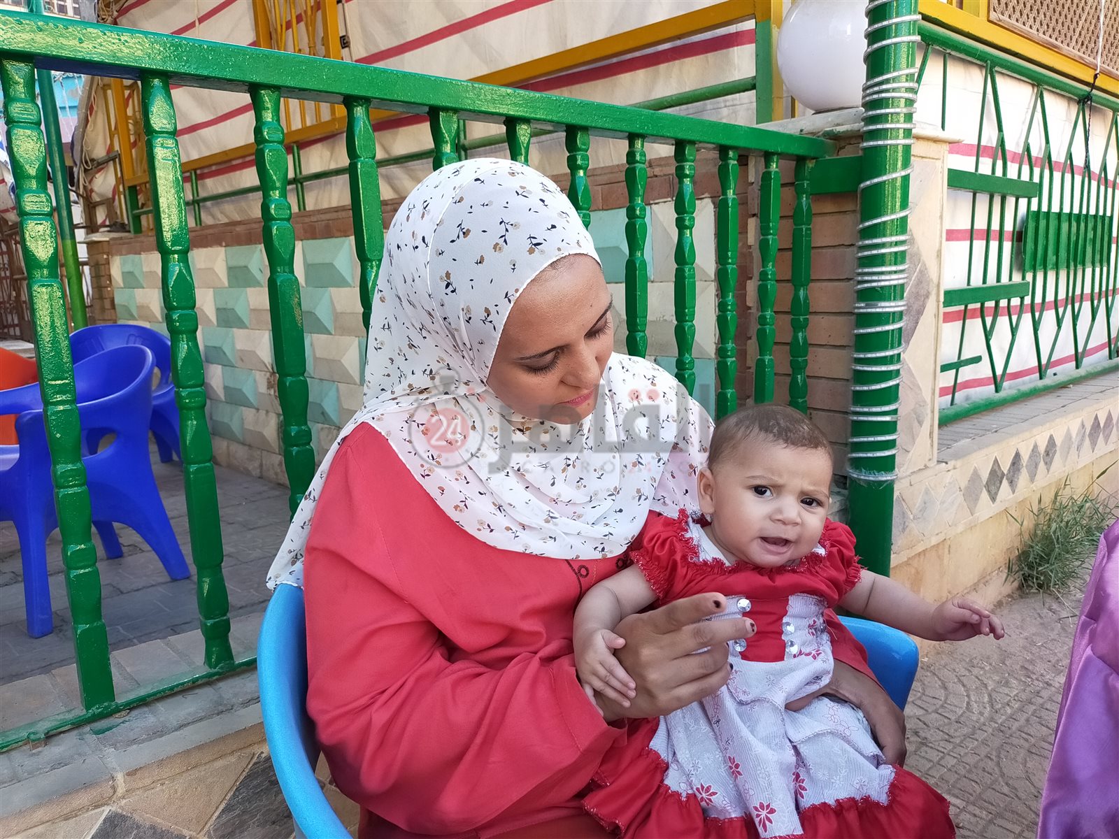 الأم وطفلتها رقية فرغلي