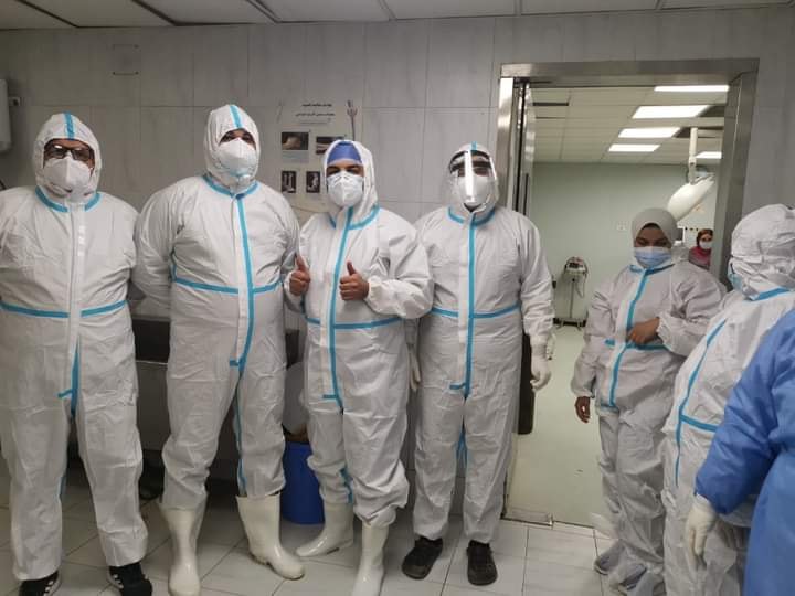 الفريق الطبي عقب نجاح العملية